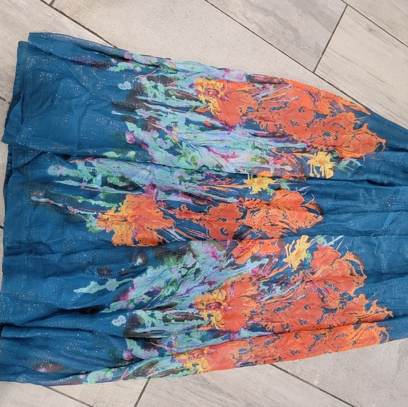 Aqua Turquoise strapless gown floral design at the bottom size 2 like new condit - Picture 6 of 8